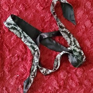 5/10$ black and white paisley sash belt